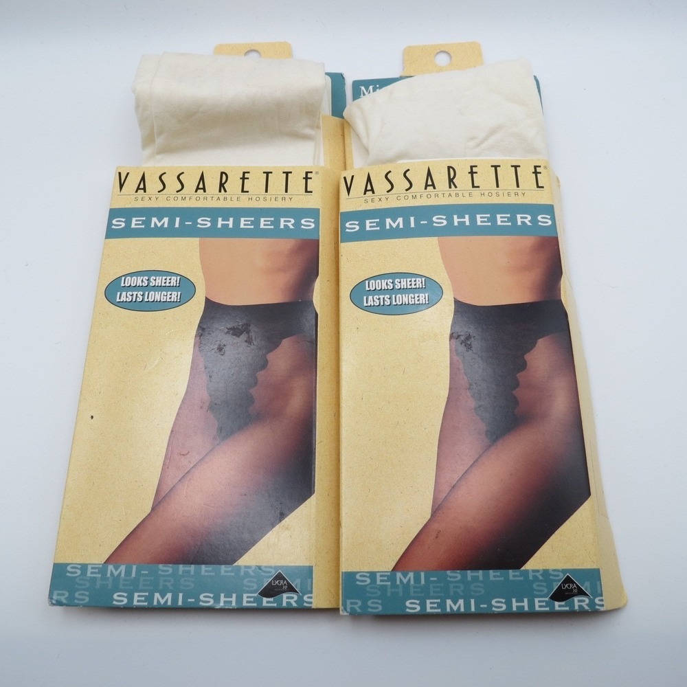 Lot of 2 Vassarette Sheer Pantyhose Matte Hi Cut Shaper Comfort Sz Small READ